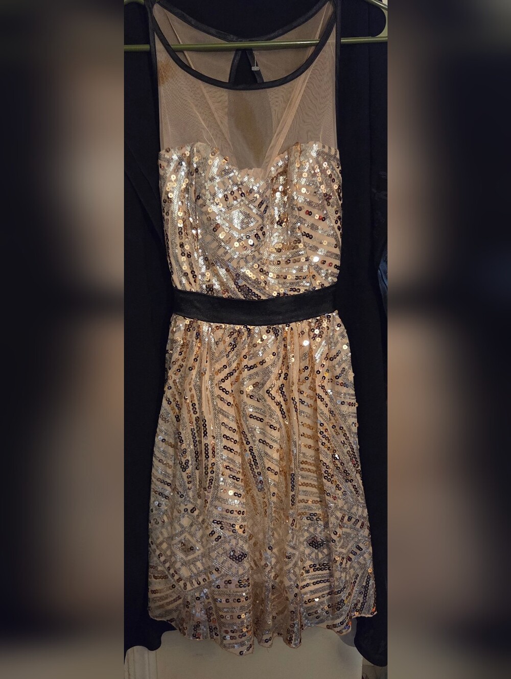Junior sz 13 NwoT Gold Sequin Sweetheart Party Dress with Black Waistband